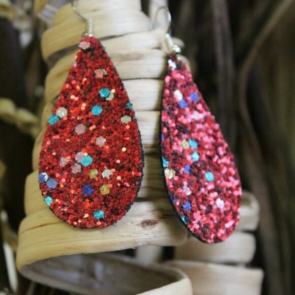 Red Glitter Canvas Teardrop Earrings Jewelry - Picture 1 of 2